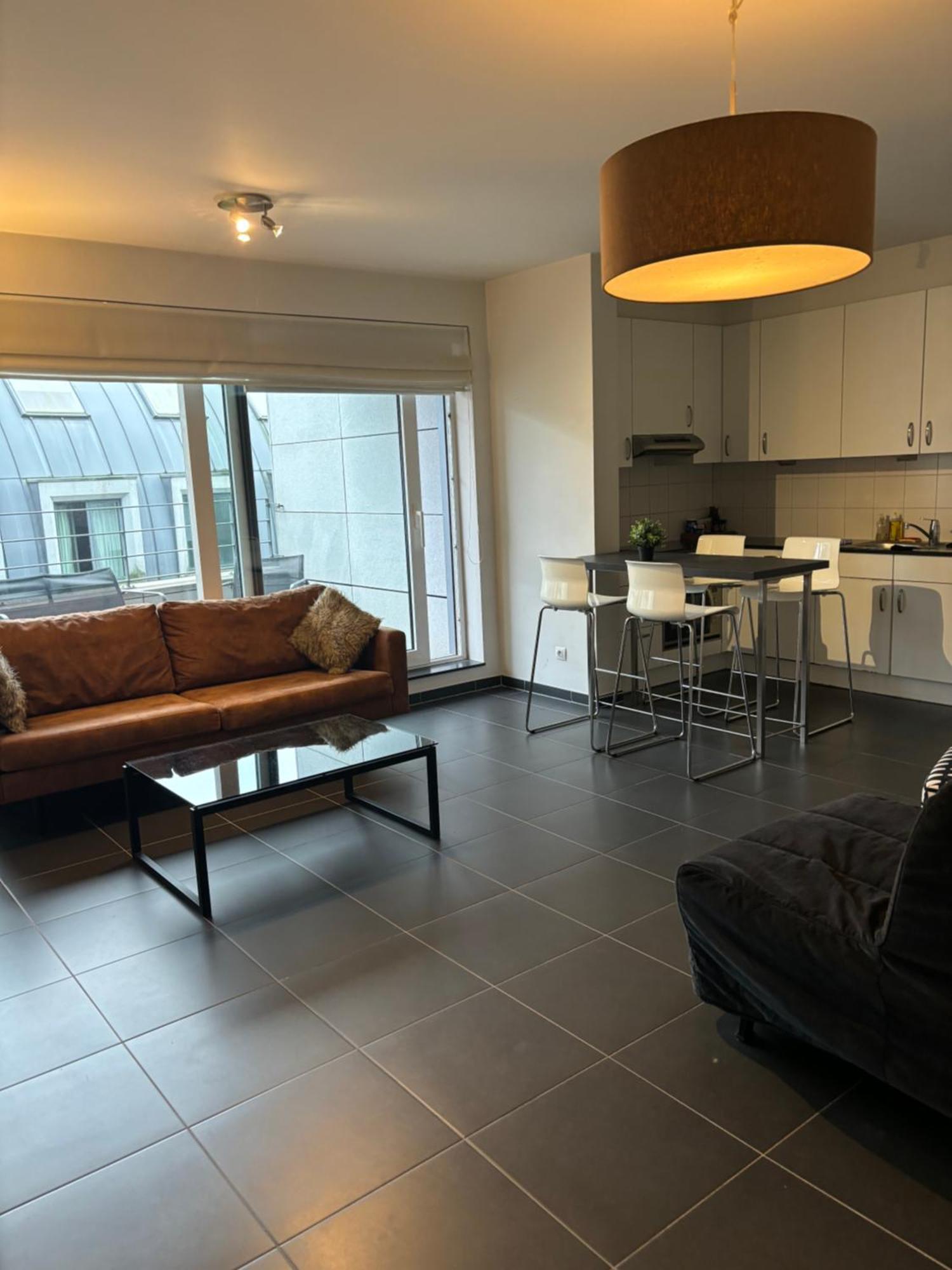 With Balcony In Center Apartment *